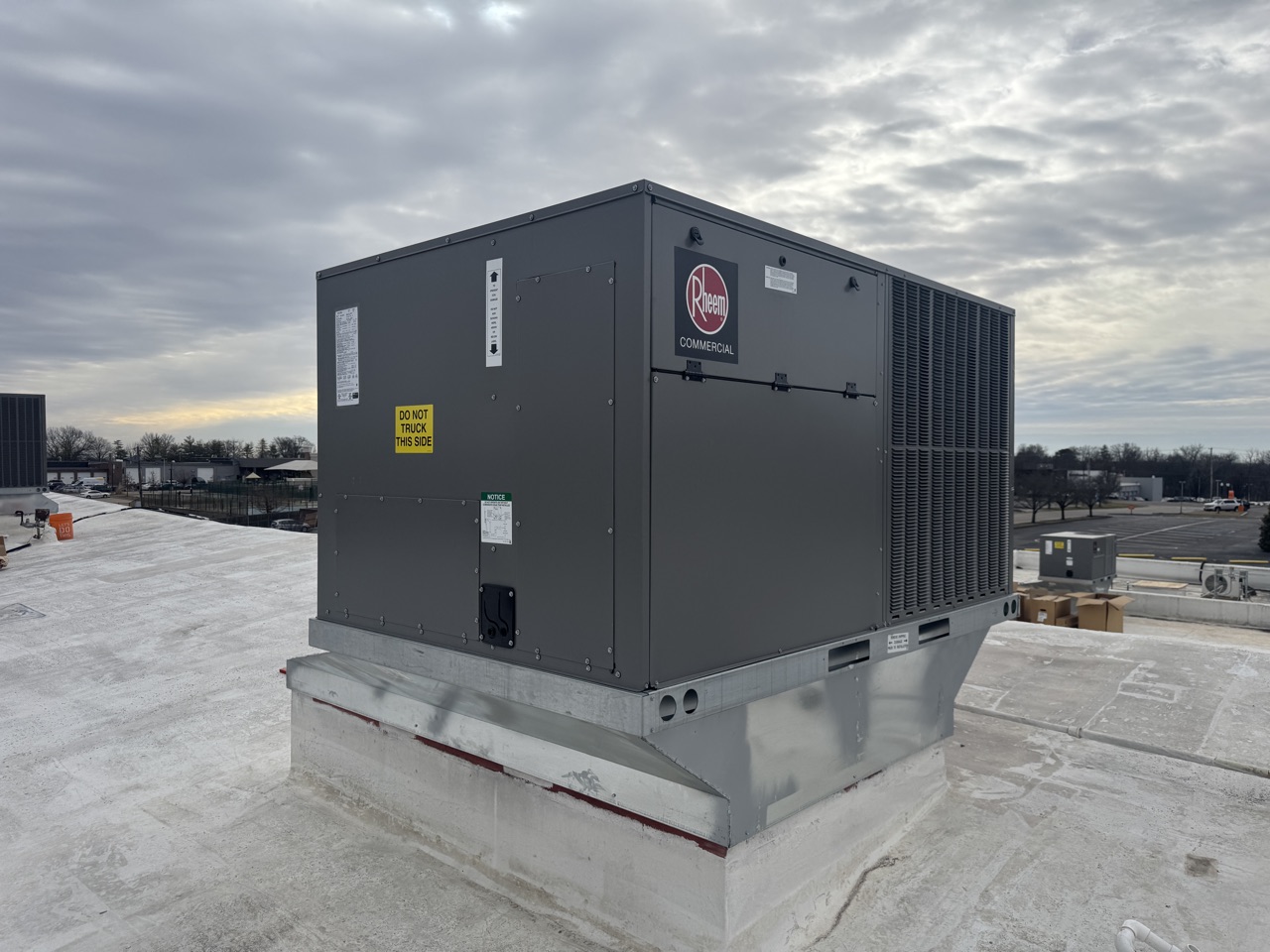 Rheem Commercial rooftop package unit installed on a St. Louis building